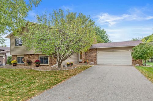 4629 Kingsbury Dr, Eagan, MN, 55122-2719 | Card Image