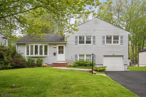 29 W Mcclellan Ave, Livingston, NJ, 07039-1218 | Card Image