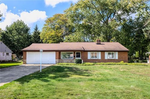 754 Esther Rd, Highland Heights, OH, 44143-3025 | Card Image