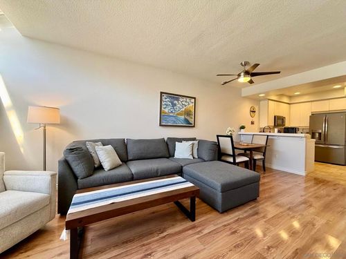 992 S Country Glen Way, Anaheim, CA, 92808-2608 | Card Image