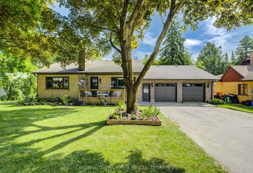 150 Normanby St N, Mount Forest, ON, N0G2L1 | Card Image