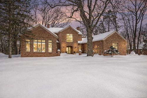 N3870 N Grand Oak Dr, Iron Mountain, MI, 49801-9470 | Card Image