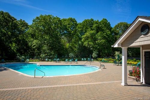 1002b-10 Joyner Pl, Coram, NY, 11727 | Card Image