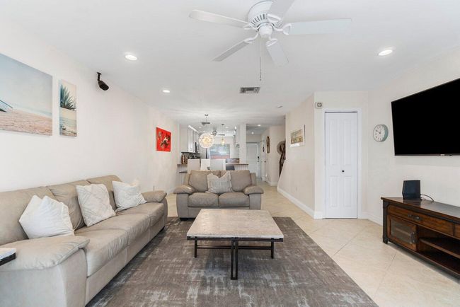 103 - 842 19 Th Ave, Townhouse with 2 bedrooms, 3 bathrooms and null parking in Deerfield Beach FL | Image 11
