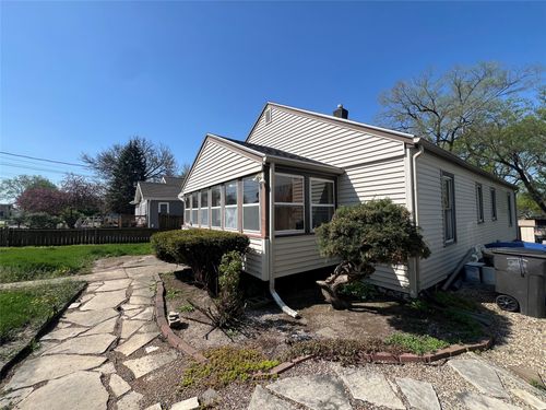 2506 E 40th Court, Des Moines, IA, 50317 | Card Image