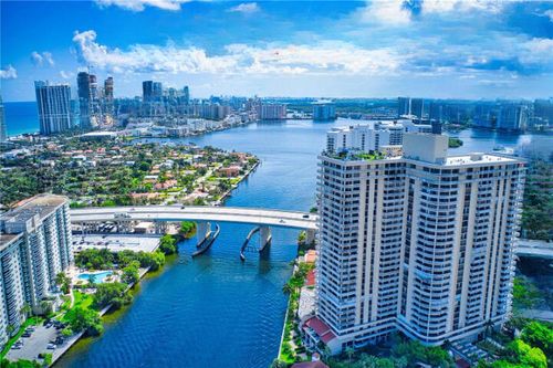 3d-19355 Turnberry Way, Miami, FL, 33180-2532 | Card Image