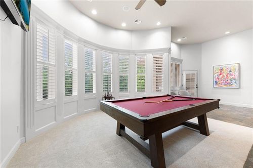6930 White Pine Cir, Parkville, MO, 64152-7102 | Card Image
