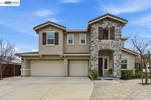 2484 2484 Vernal Dr, Bay Point, CA, 94565 | Card Image