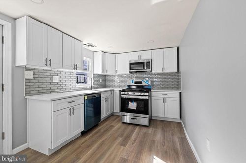 408 W 3rd Ave, RUNNEMEDE, NJ, 08078-1623 | Card Image