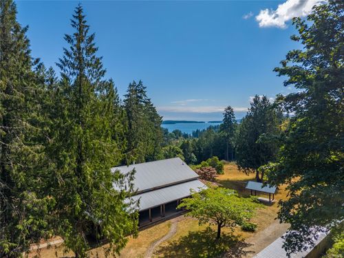 3301 Amies Rd, Pender Island, BC, V0N2M1 | Card Image
