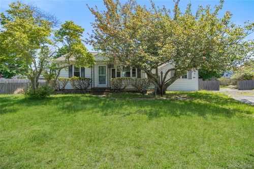 115 Chapel Ave, E Patchogue, NY, 11772-5788 | Card Image