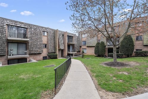 1232 Forest Green Dr, Coraopolis, PA, 15108-2771 | Card Image