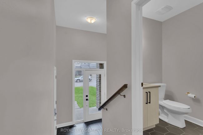 736 Cashmere Terr, House attached with 3 bedrooms, 4 bathrooms and 1 parking in Ottawa ON | Image 9