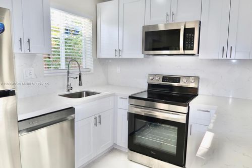 2-110 Sw 20th Ave, Fort Lauderdale, FL, 33312-1537 | Card Image