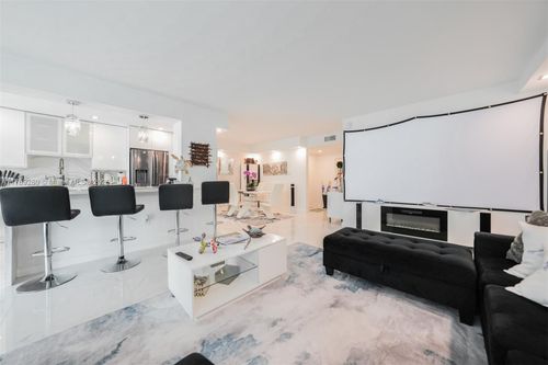 apt-901-18071 Biscayne Blvd, Aventura, FL, 33160-5229 | Card Image