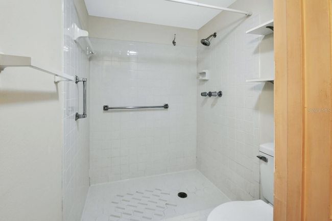 Primary Bathroom | Image 14