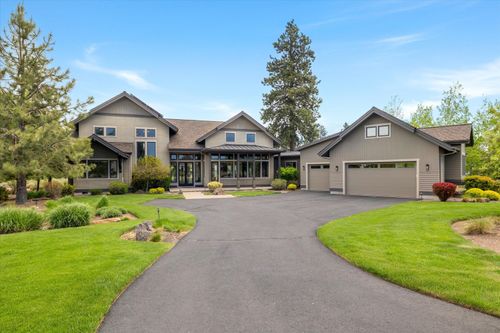 61636 Hosmer Lake Dr, Bend, OR, 97702-3671 | Card Image