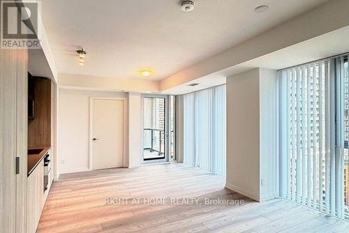 2206-400 King St W, Toronto, ON, M5V0X8 | Card Image