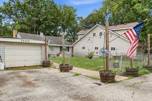 28616 W Benjamin Ave, Spring Grove, IL, 60081-9112 | Card Image