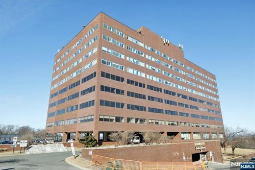 2 Executive Dr, Fort Lee, NJ, 07024-3308 | Card Image