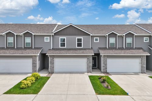 225 Ne Glendale Ln, Ankeny, IA, 50021-9218 | Card Image