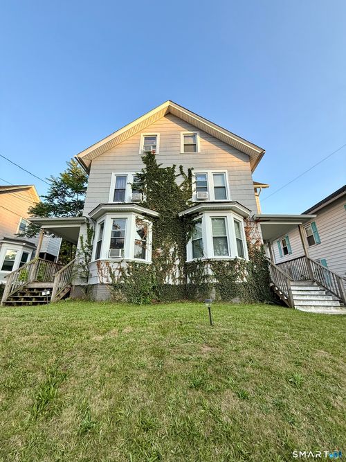 39 Loveland St, Middletown, CT, 06457-3720 | Card Image