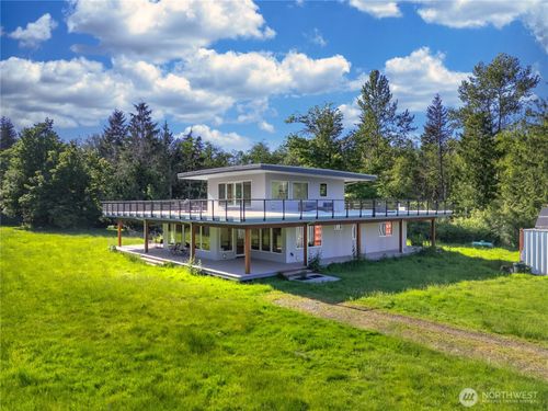 5233 Pheasant Run Ln, Anacortes, WA, 98221-8952 | Card Image
