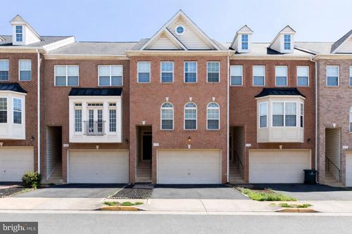 4527 English Holly Dr, FAIRFAX, VA, 22030-6192 | Card Image