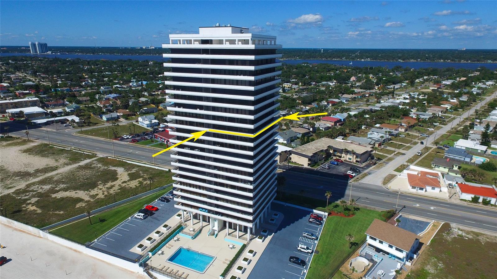 Residential in DAYTONA BEACH