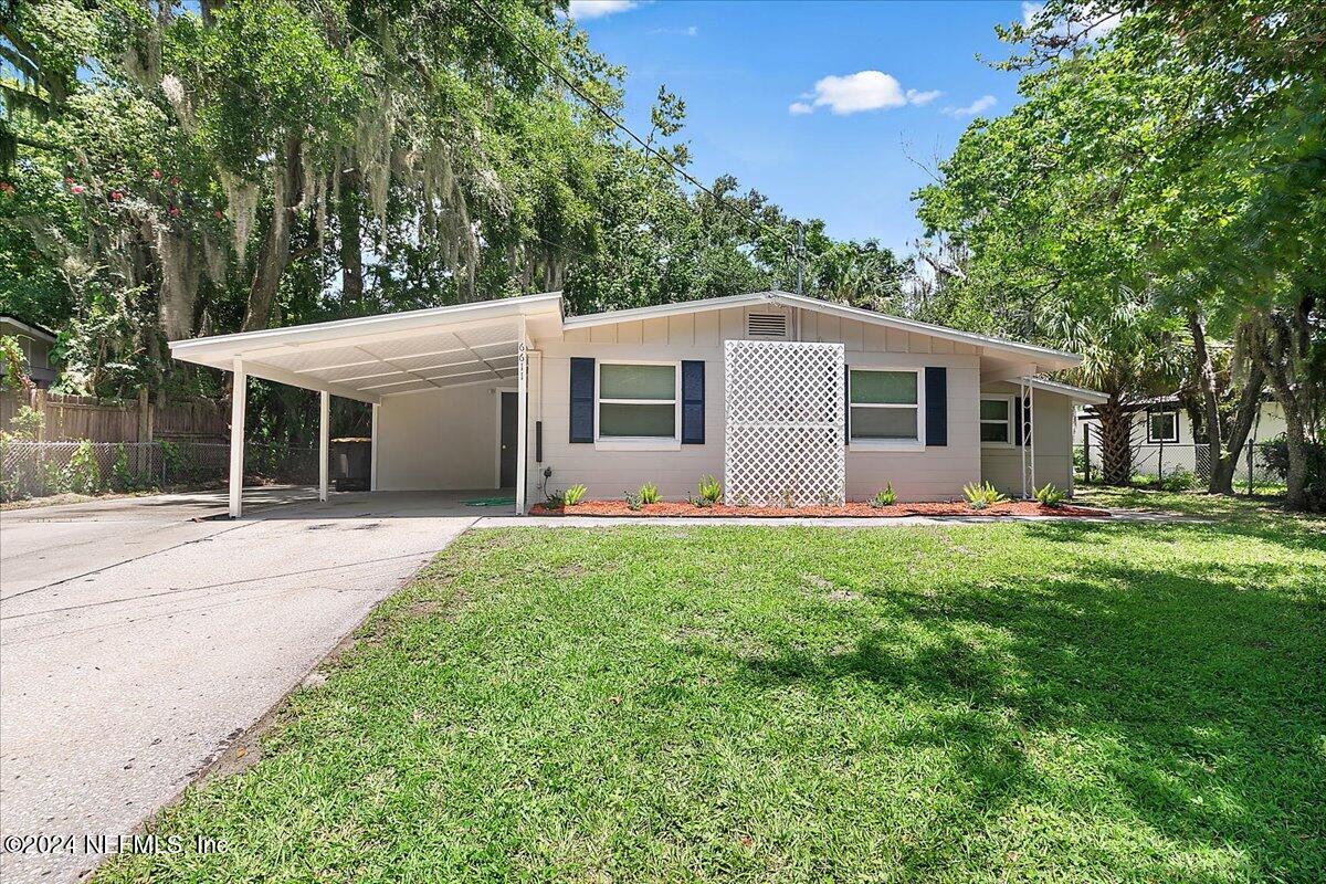 Bo Peep Dr, Jacksonville, FL 32210