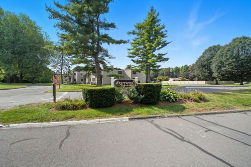 402-402 Twin Circle Dr, South Windsor, CT, 06074-2696 | Card Image