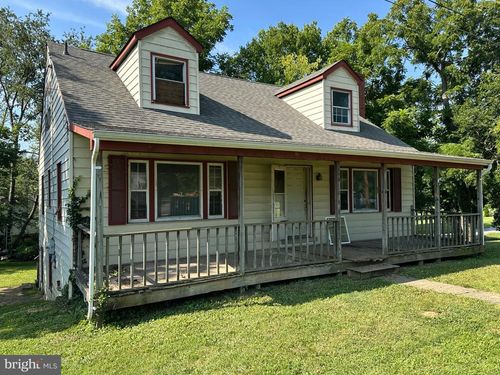 201 N Greenway Ave, Boyce, VA, 22620-9734 | Card Image