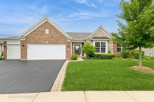 2472 Vista Trl, Elgin, IL, 60124-4335 | Card Image