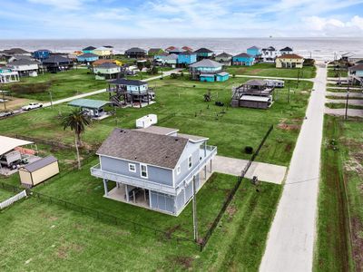 872 O'neal Road, House other with 2 bedrooms, 2 bathrooms and null parking in Crystal Beach TX | Image 2