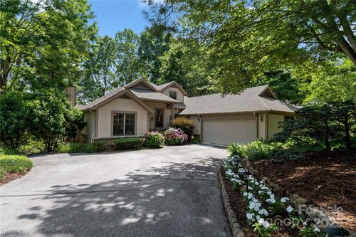 196 Pine Shadow Dr, Hendersonville, NC, 28739-7502 | Card Image