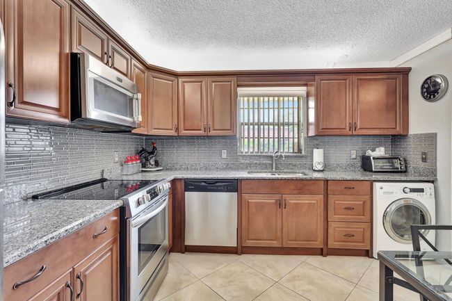 165 Amherst Ln, Condo with 1 bedrooms, 2 bathrooms and null parking in Lake Worth FL | Image 7