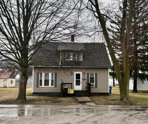 330 N Emmett St, Bryan, OH, 43506-1419 | Card Image