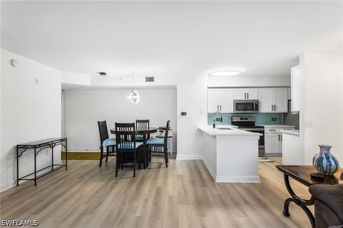 713-8940 Colonnades Ct E, BONITA SPRINGS, FL, 34135-7862 | Card Image