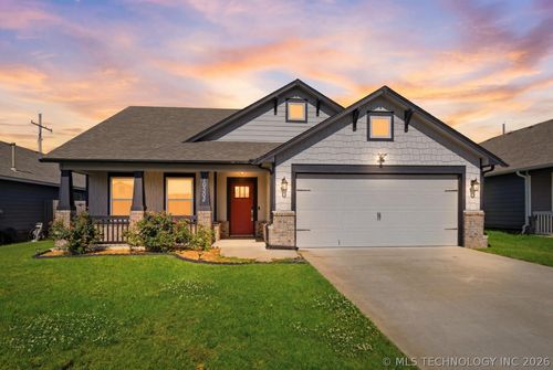 10302 N 98th East Ave, Owasso, OK, 74055-7882 | Card Image