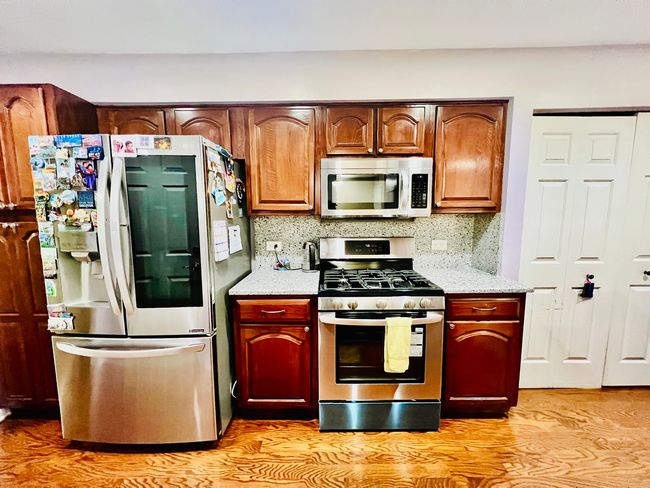 107 - 107 Pembroke Cir, Home with 3 bedrooms, 3 bathrooms and 2 parking in Lake Bluff IL | Image 8