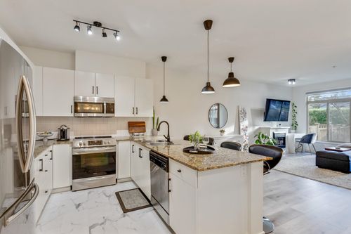 102-15385 101a Ave, Surrey, BC, V3R0B4 | Card Image