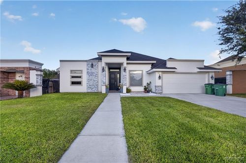 211 N 17th St, Hidalgo, TX, 78557-3903 | Card Image