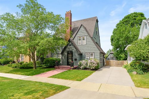 2430 Outlook St, Kalamazoo, MI, 49001-6116 | Card Image