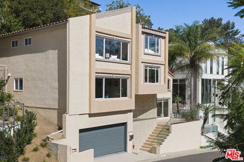 3751 Prestwick Dr, Los Angeles, CA, 90027 | Card Image