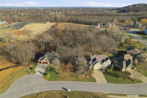 1934 Edgewood Dr, Leavenworth, KS, 66048-1927 | Card Image