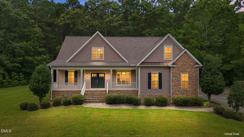 30 W Banbury Rd, Zebulon, NC, 27597-4401 | Card Image