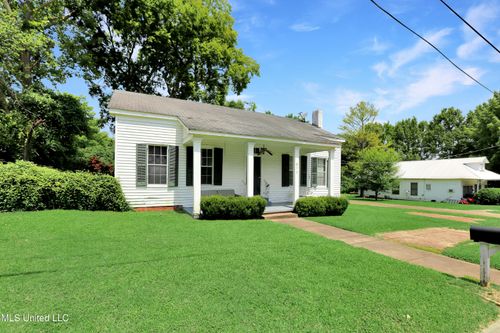 217 N Yazoo St, Yazoo City, MS, 39194-4228 | Card Image