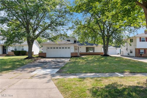 5981 Marra Dr, Bedford Heights, OH, 44146-3024 | Card Image