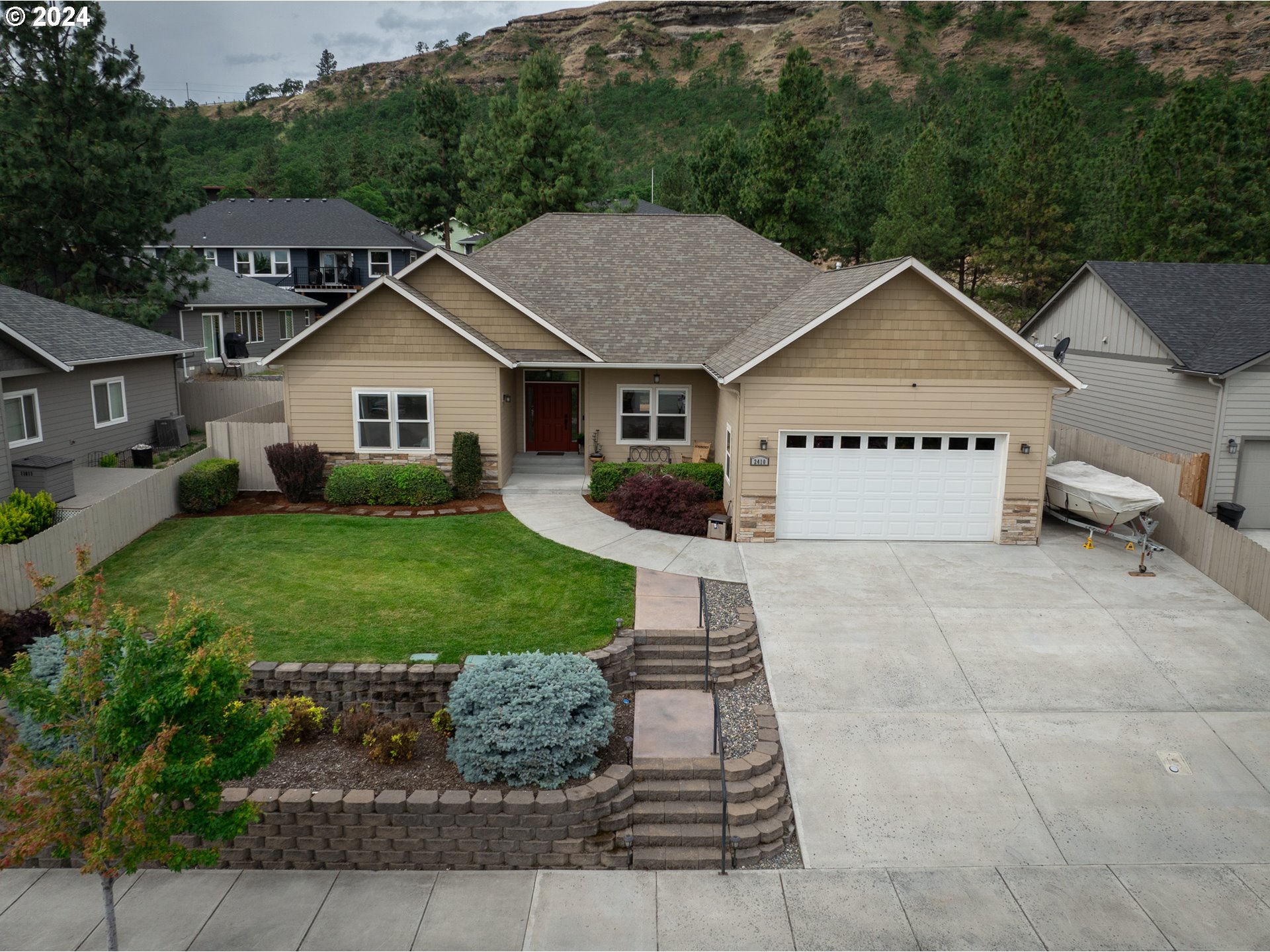 14th St, The Dalles, OR 97058