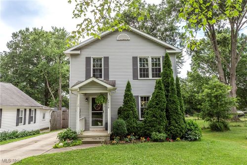 3930 Klein Ave, Stow, OH, 44224-3422 | Card Image